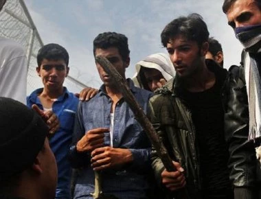 Θεσσαλονίκη: Επίθεση Πακιστανών σε Πακιστανό με ρόπαλα και μαχαίρια μέσα σε λεωφορείο του ΟΑΣΘ!